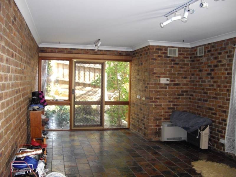 16 Monkhouse Drive, Endeavour Hills VIC 3802