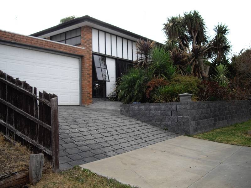 1 Braemar Court, Endeavour Hills VIC 3802