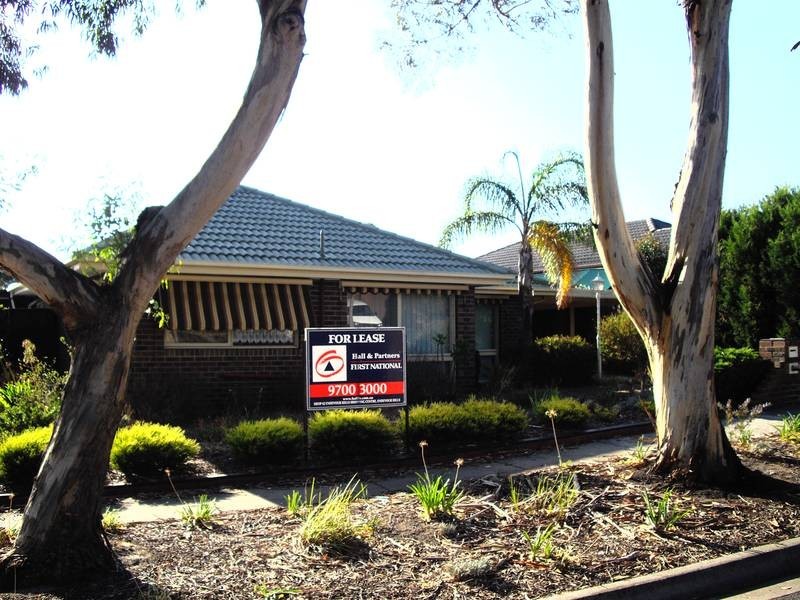 30 Broadwalk Grove, Endeavour Hills VIC 3802