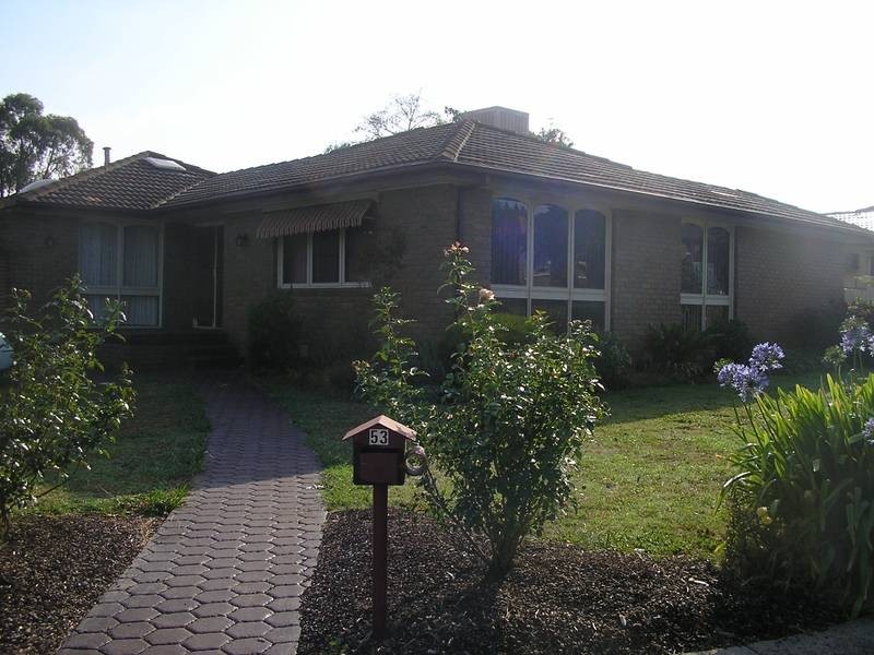 53 Regnans Avenue, Endeavour Hills VIC 3802