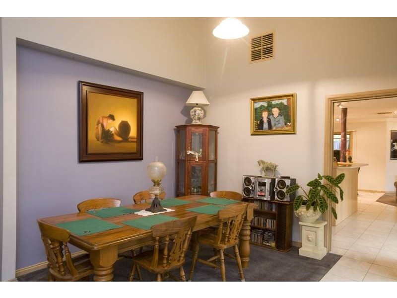 5 Naila Close, Endeavour Hills VIC 3802