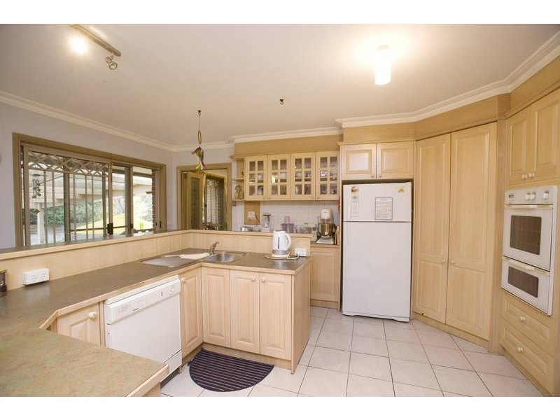 5 Naila Close, Endeavour Hills VIC 3802