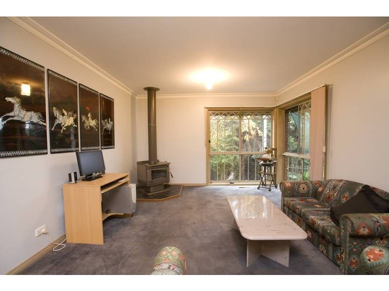 5 Naila Close, Endeavour Hills VIC 3802