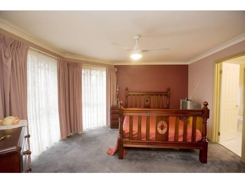 5 Naila Close, Endeavour Hills VIC 3802