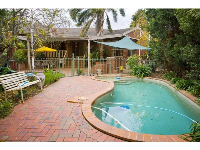 5 Naila Close, Endeavour Hills VIC 3802