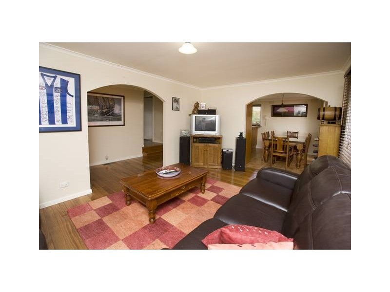 6 Paul Court, Endeavour Hills VIC 3802