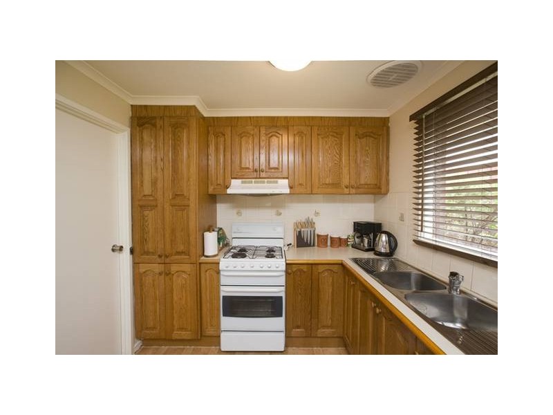 6 Paul Court, Endeavour Hills VIC 3802