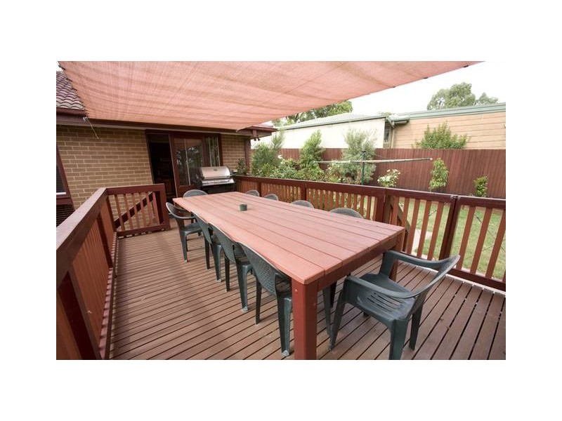 6 Paul Court, Endeavour Hills VIC 3802