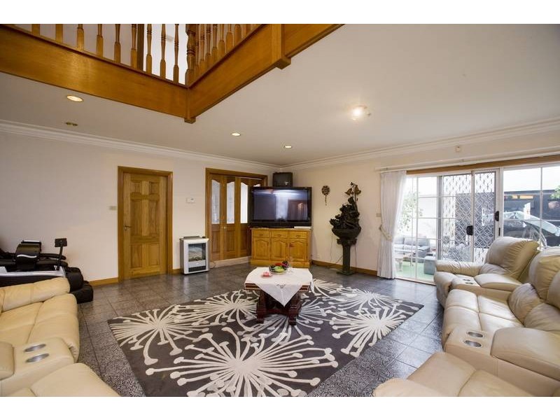 8 Cunningham Drive, Endeavour Hills VIC 3802
