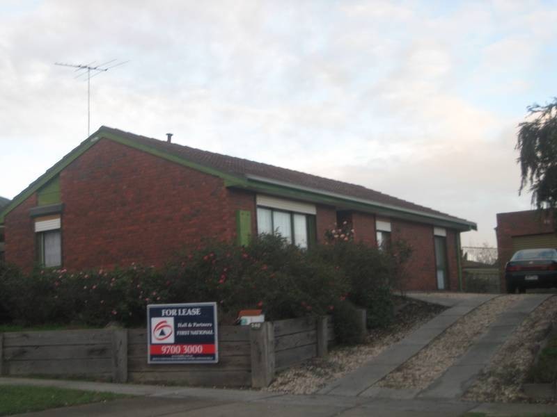 246 James Cook Drive, Endeavour Hills VIC 3802