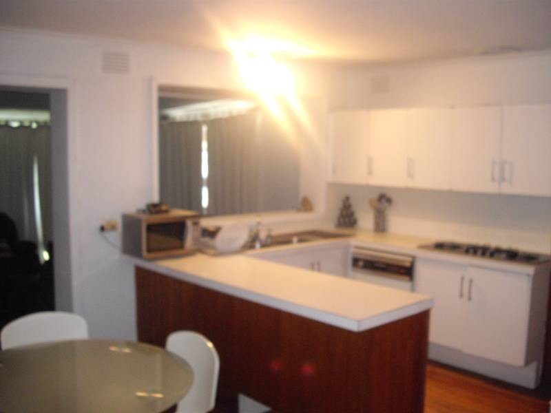 126 James Cook Drive, Endeavour Hills VIC 3802