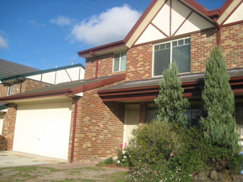 17/8 Monteith Cresent, Endeavour Hills VIC 3802