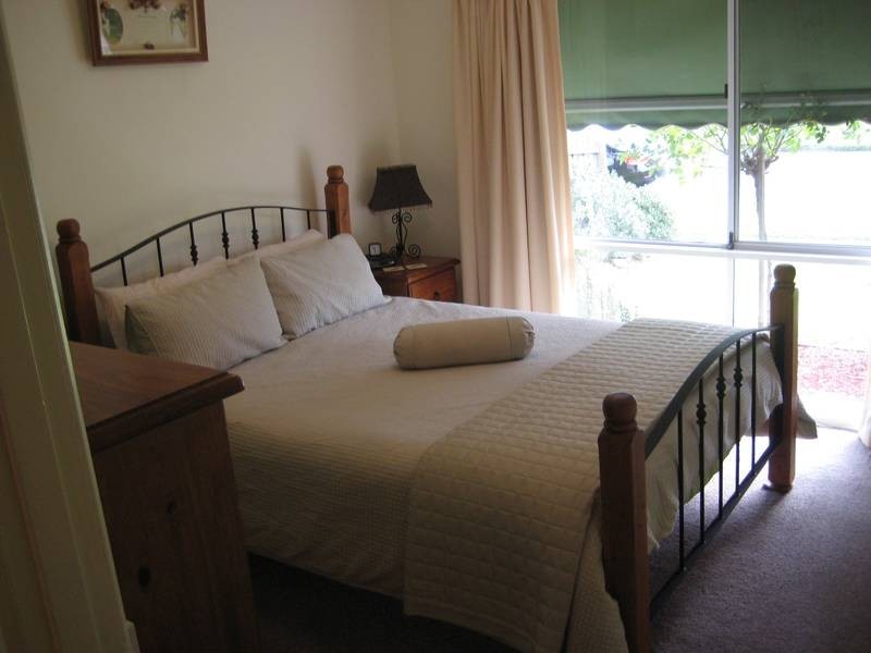 59 Kennington Park Drive, Endeavour Hills VIC 3802