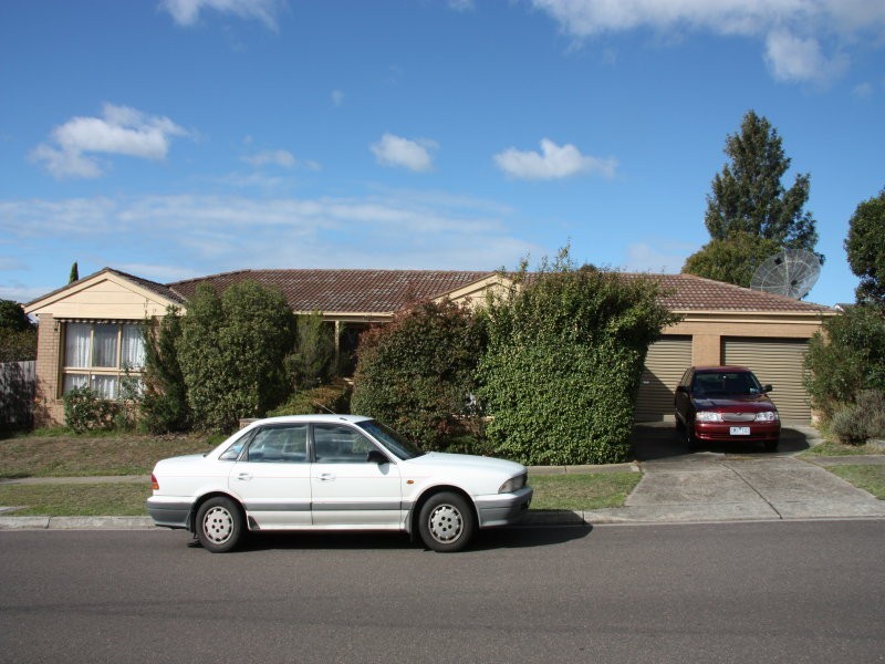 35 Clifton Way, Endeavour Hills VIC 3802