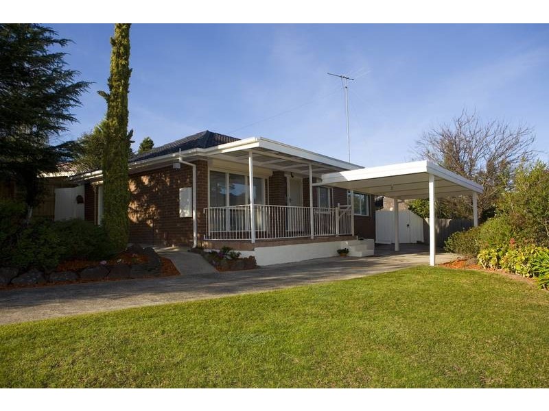 23 Chalcot Drive, Endeavour Hills VIC 3802