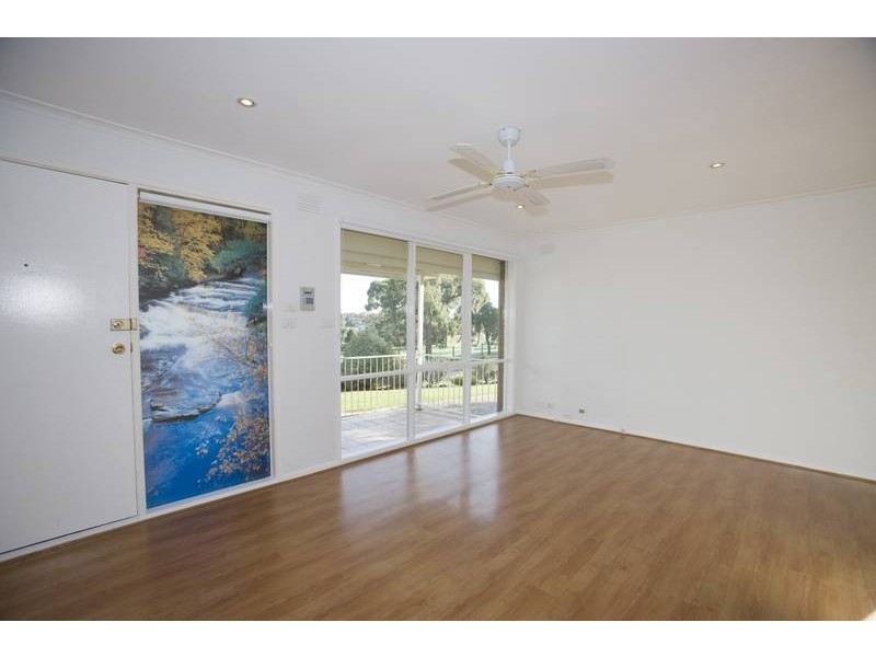 23 Chalcot Drive, Endeavour Hills VIC 3802