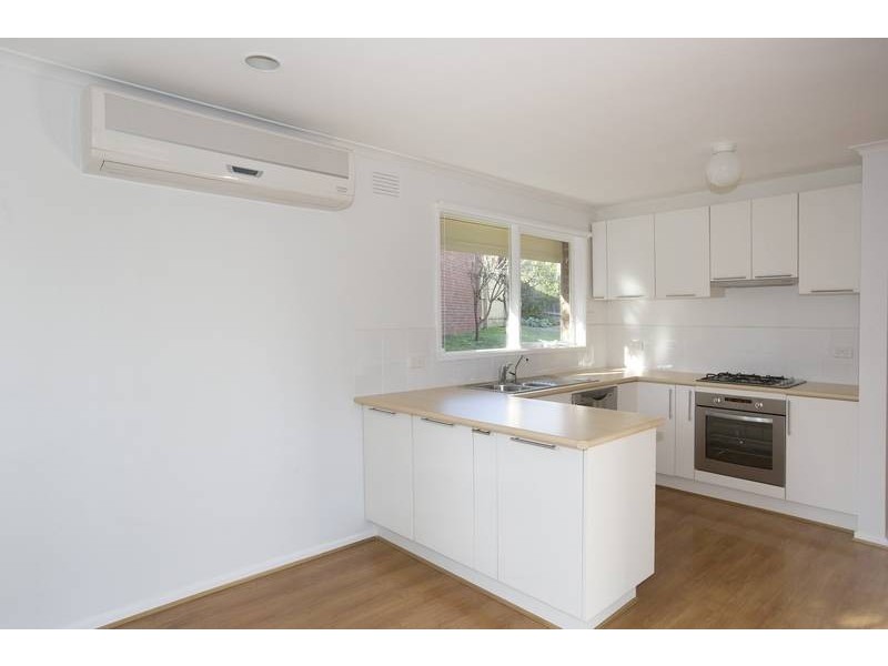 23 Chalcot Drive, Endeavour Hills VIC 3802