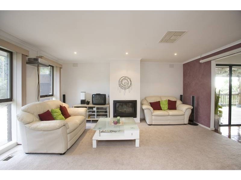 10 Moody Place, Endeavour Hills VIC 3802