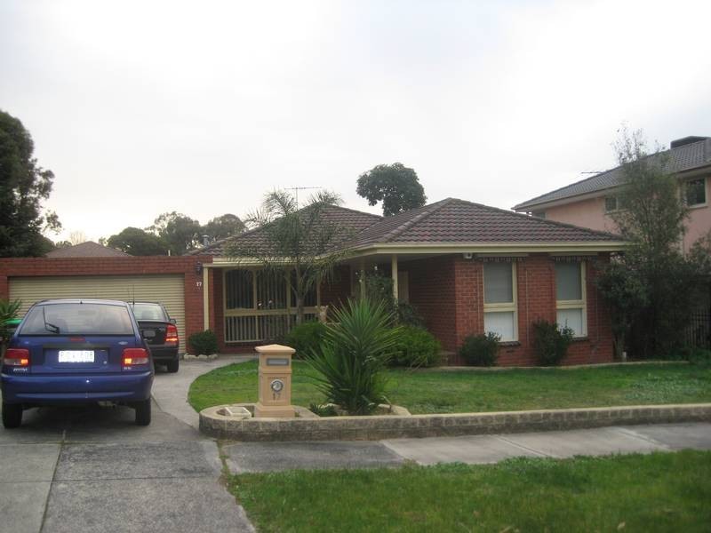 17 Chester Court, Endeavour Hills VIC 3802