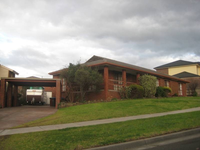 2 Endeavour Cresent, Endeavour Hills VIC 3802