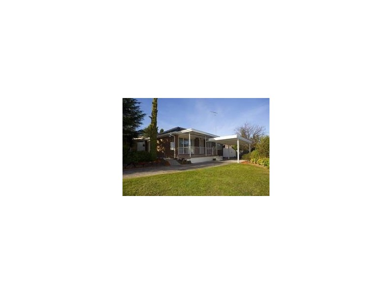 23 Chalcot Drive, Endeavour Hills VIC 3802