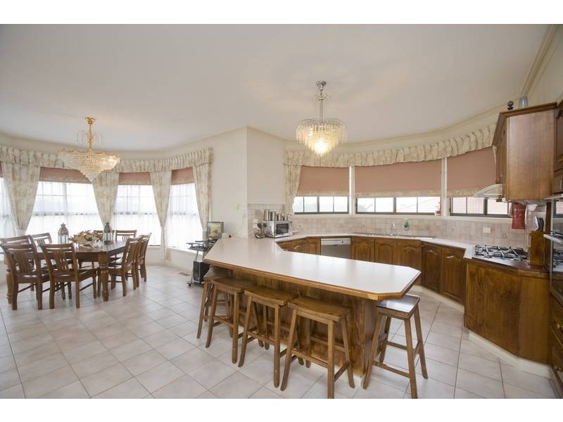 15 Wilshire Court, Endeavour Hills VIC 3802