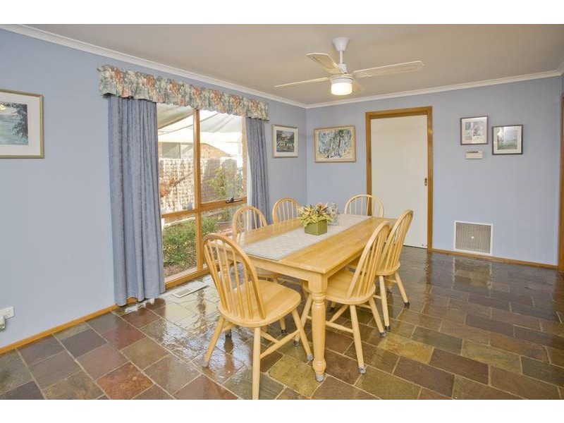 5 Edward Freeth Drive, Endeavour Hills VIC 3802