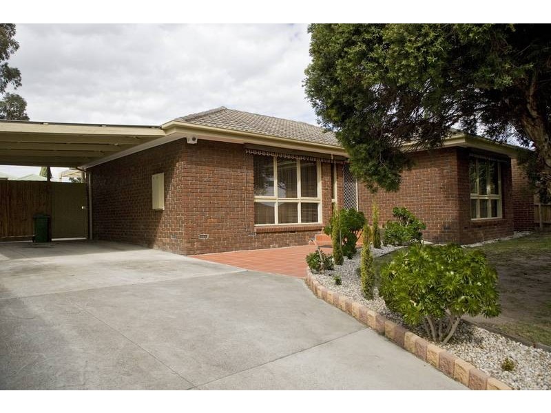 24 John Fawkner Drive, Endeavour Hills VIC 3802