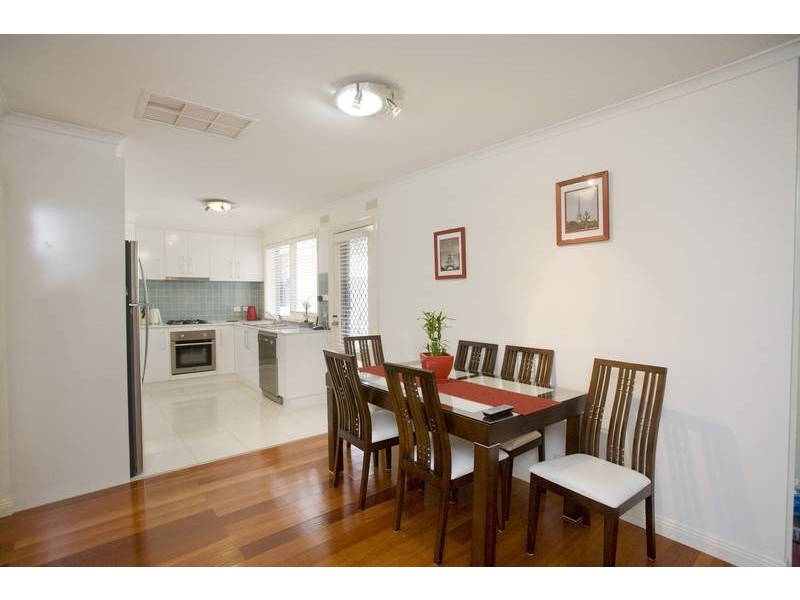 24 John Fawkner Drive, Endeavour Hills VIC 3802