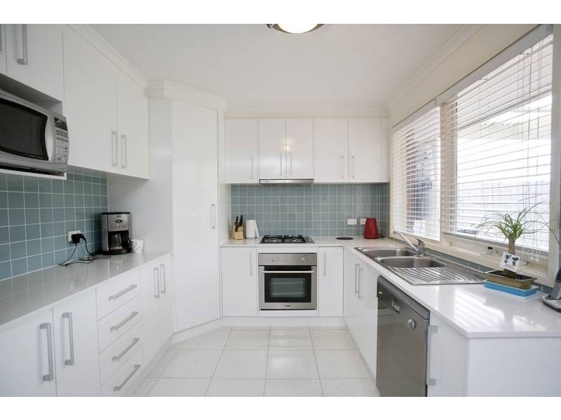 24 John Fawkner Drive, Endeavour Hills VIC 3802