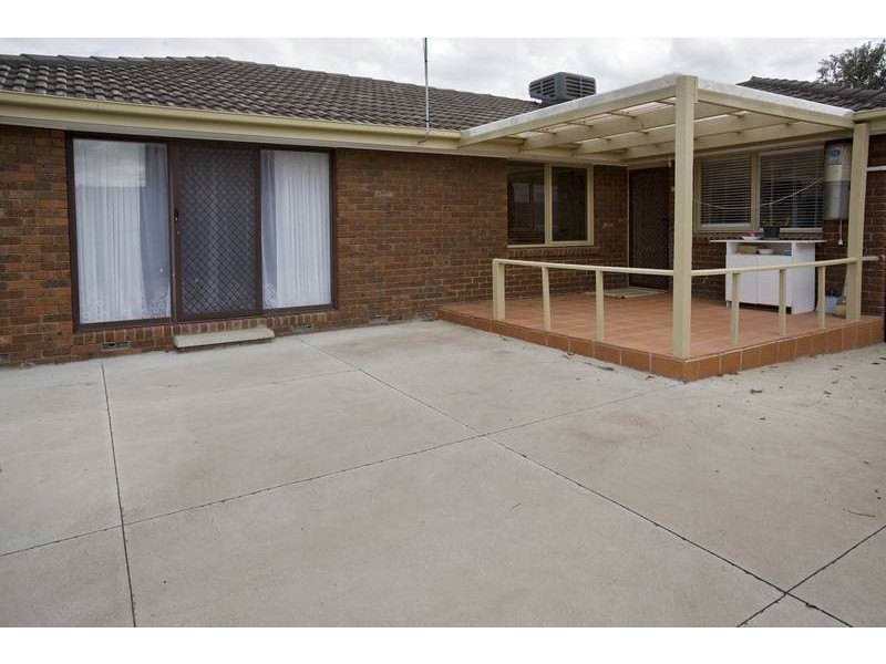 24 John Fawkner Drive, Endeavour Hills VIC 3802