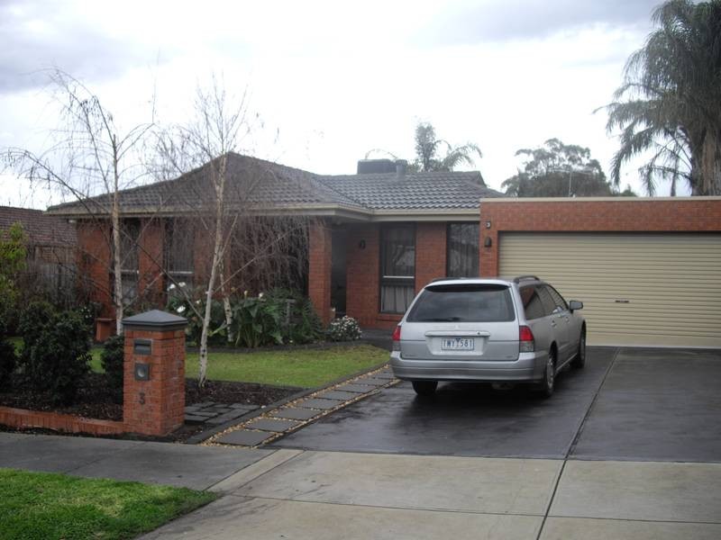 3 Isaac Smith Crescent, Endeavour Hills VIC 3802