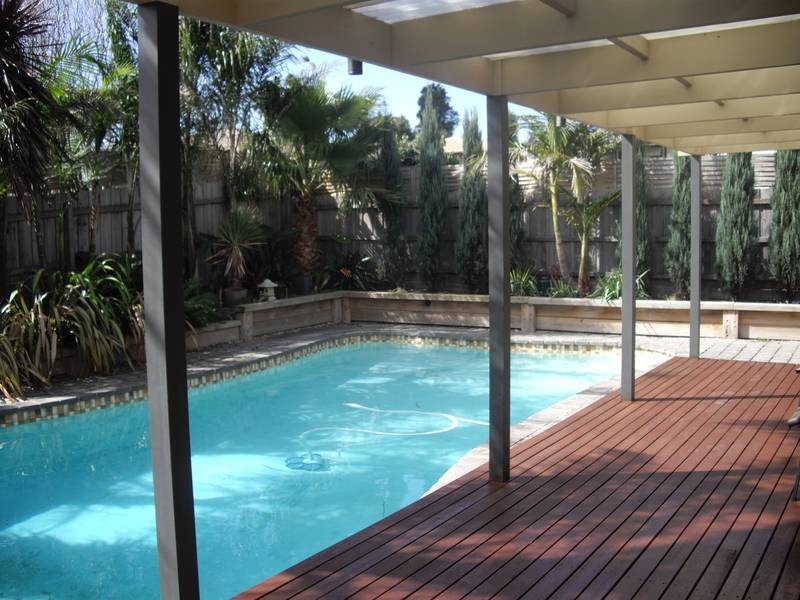 3 Isaac Smith Crescent, Endeavour Hills VIC 3802