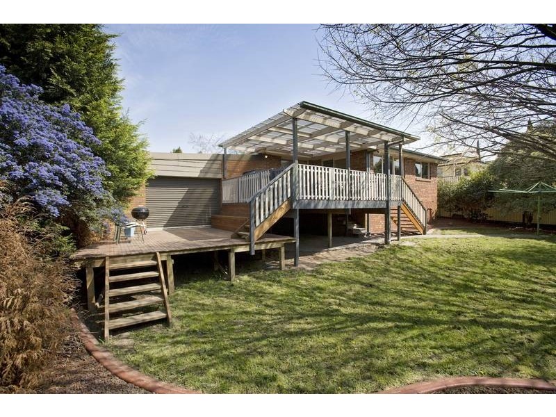12 Singleton Drive, Endeavour Hills VIC 3802