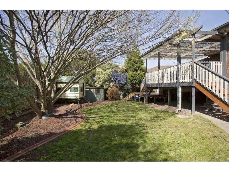 12 Singleton Drive, Endeavour Hills VIC 3802