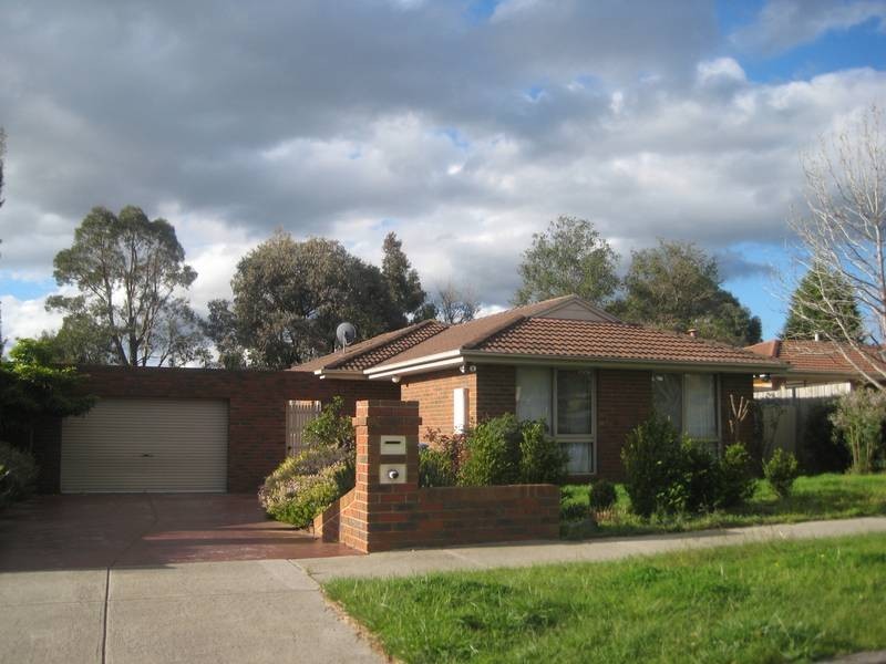 11 Axedale Cresent, Endeavour Hills VIC 3802