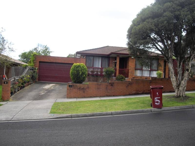 5 Currie Avenue, Endeavour Hills VIC 3802