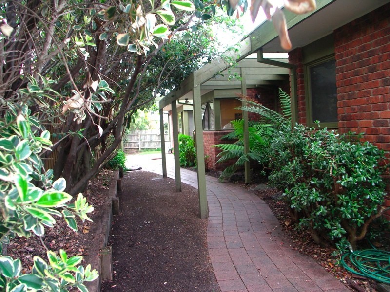 38 Granton Avenue, Endeavour Hills VIC 3802