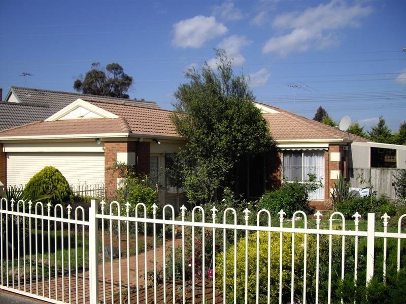 8 Raphael Street, Hallam VIC 3803