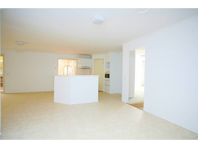 8 Raphael Street, Hallam VIC 3803