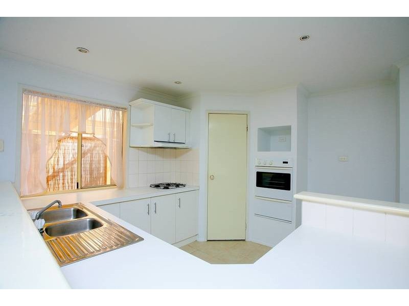 8 Raphael Street, Hallam VIC 3803