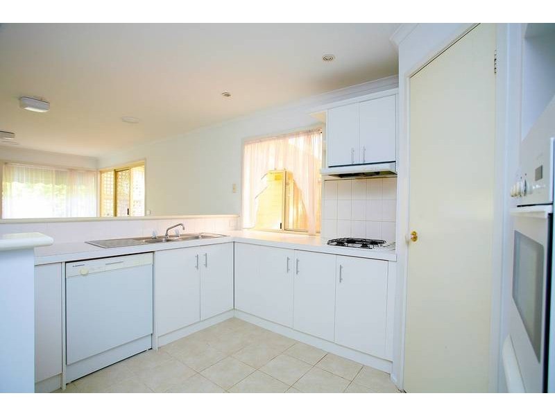 8 Raphael Street, Hallam VIC 3803