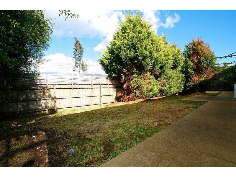 8 Raphael Street, Hallam VIC 3803