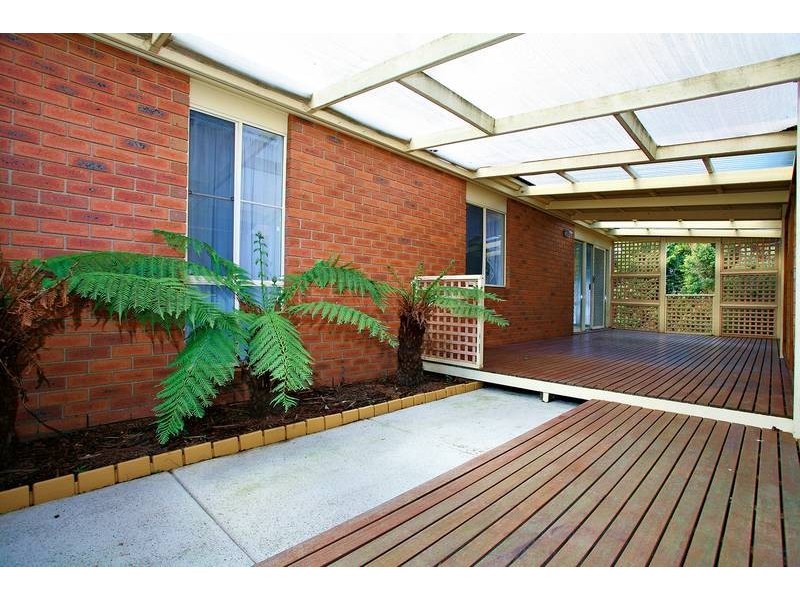 8 Raphael Street, Hallam VIC 3803