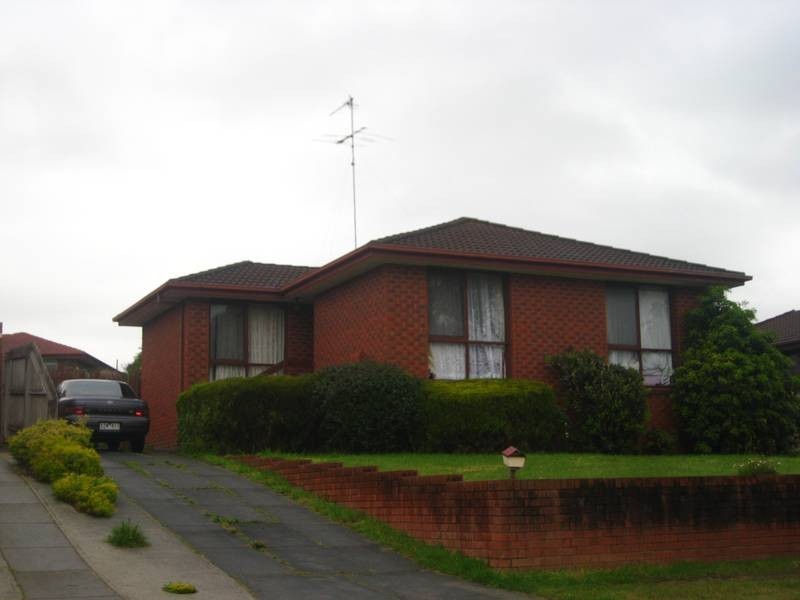 4 Peebles Street, Endeavour Hills VIC 3802