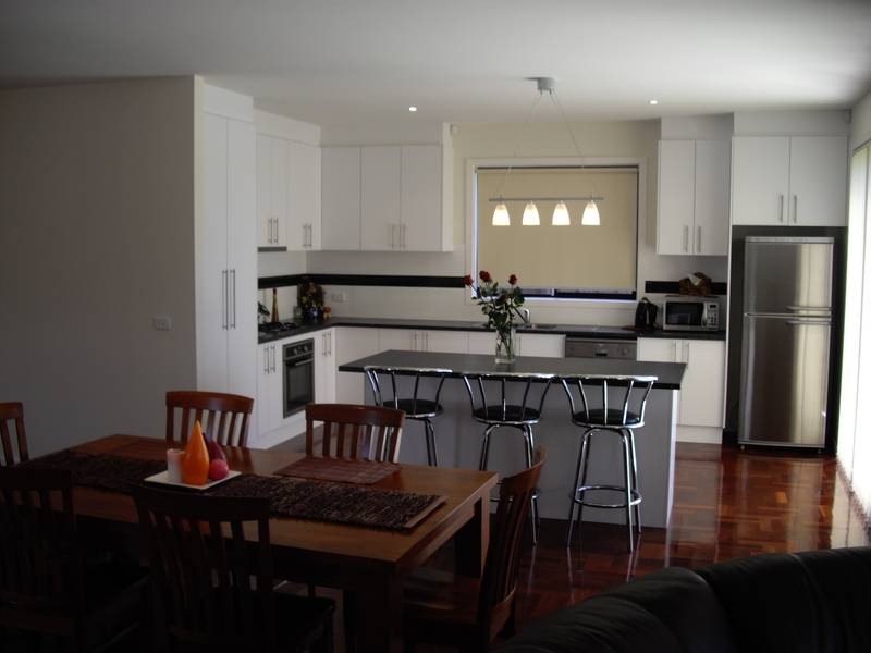 2/11 Moomba Parade, Dandenong VIC 3175