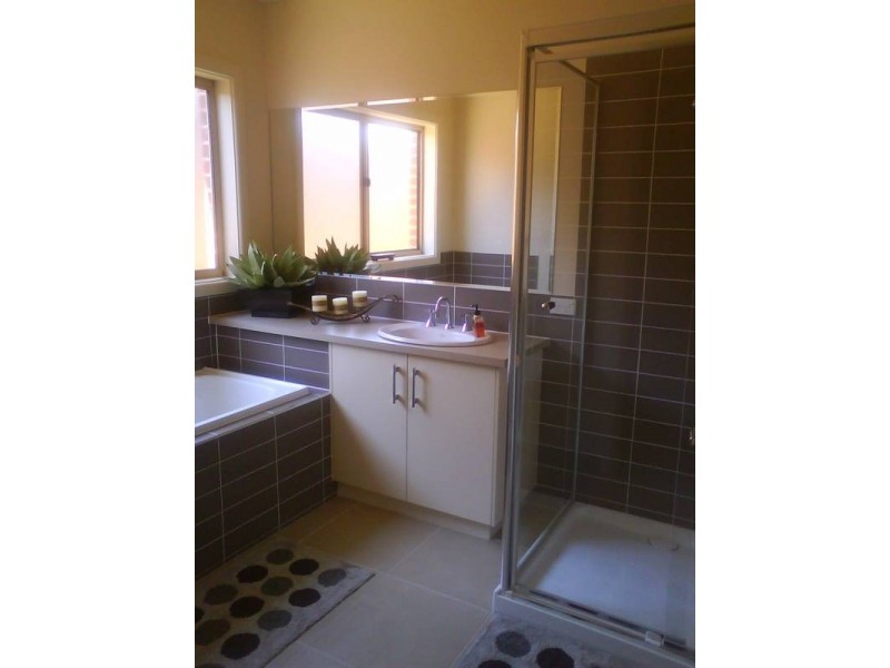 6 Angelique Street, Berwick VIC 3806