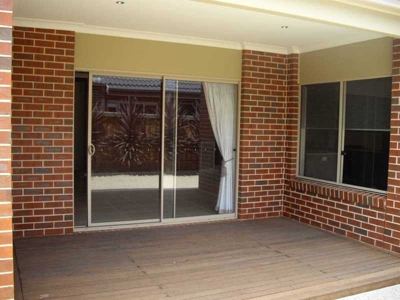 6 Angelique Street, Berwick VIC 3806