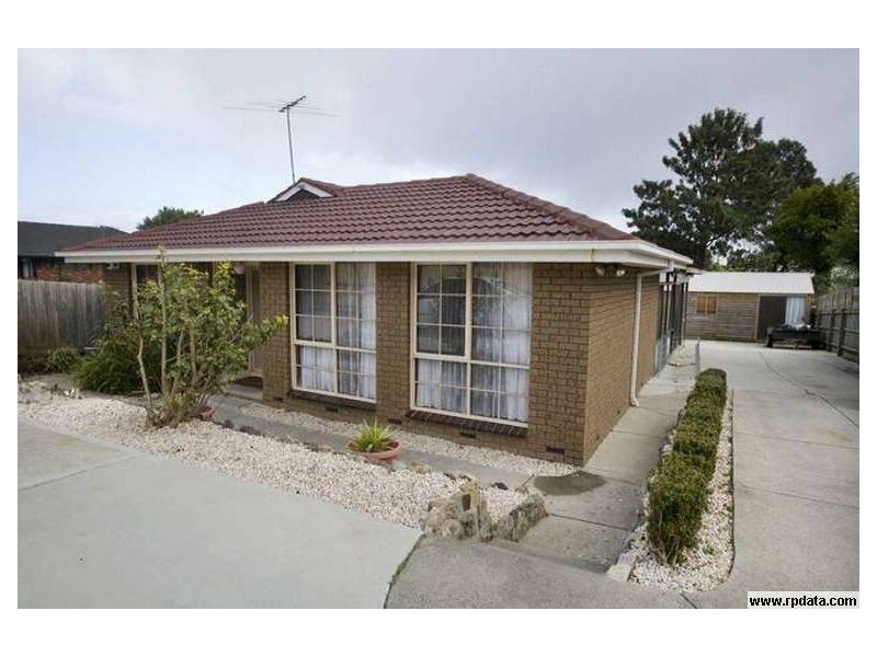 24 Gray Close, Endeavour Hills VIC 3802