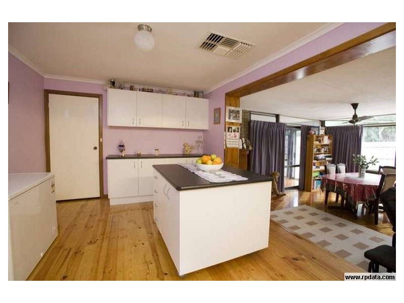 24 Gray Close, Endeavour Hills VIC 3802